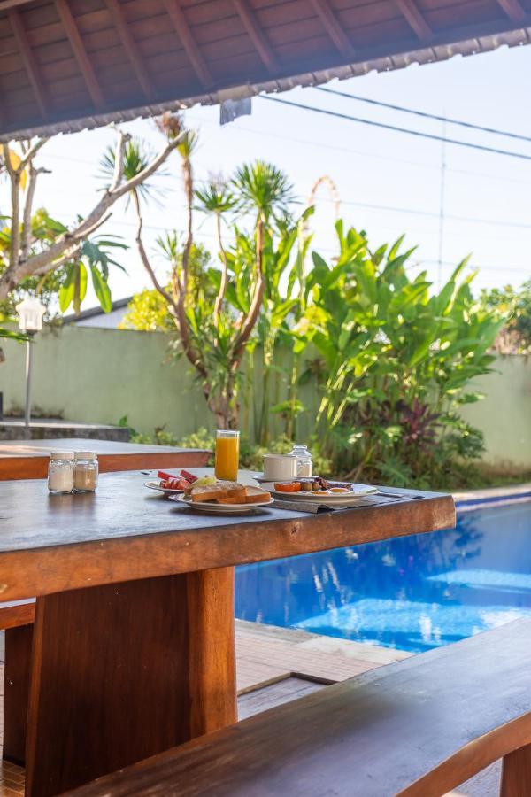 Cempaka Mas Guest House Canggu Buitenkant foto